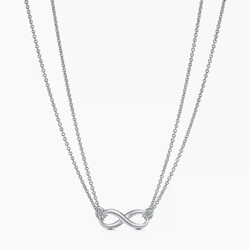 Tiffany & Co. infinity pendant in Sterling Silver